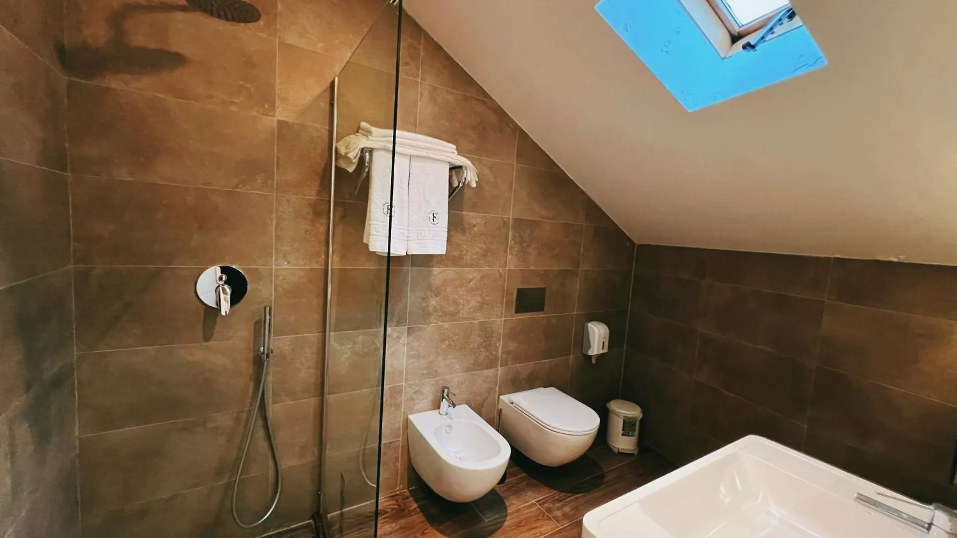 Farm stay Chateau Fasel Tirana