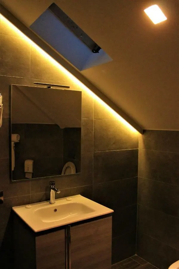 Chateau Fasel Tirana 0*,